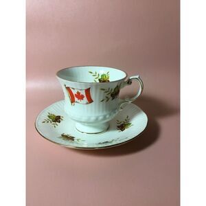 Elizabethan Tea Set Fine Bone China‎ Canada Symbols Tea Cup & Saucer